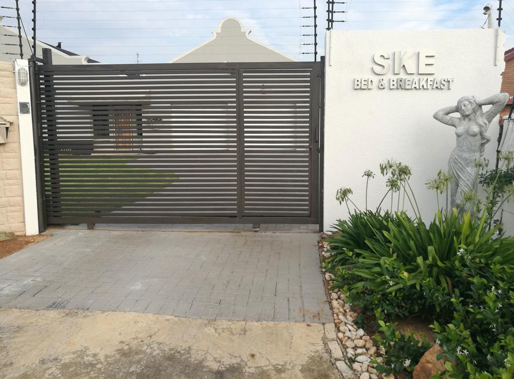 Ske Guesthouse Roodepoort Exterior photo